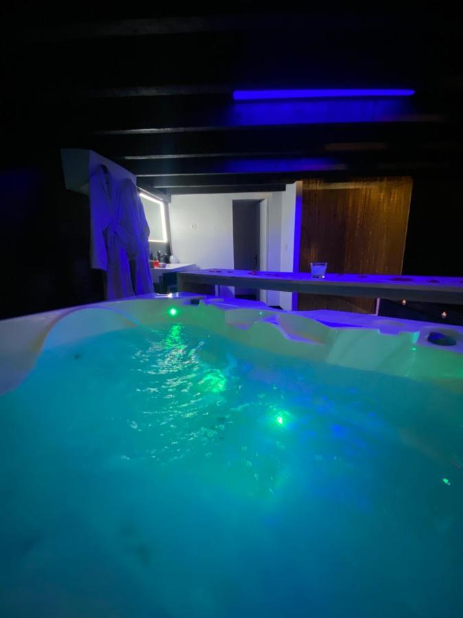 Mieuxqualhotel Jacuzzi Privatif La Retro Burdeos Exterior foto