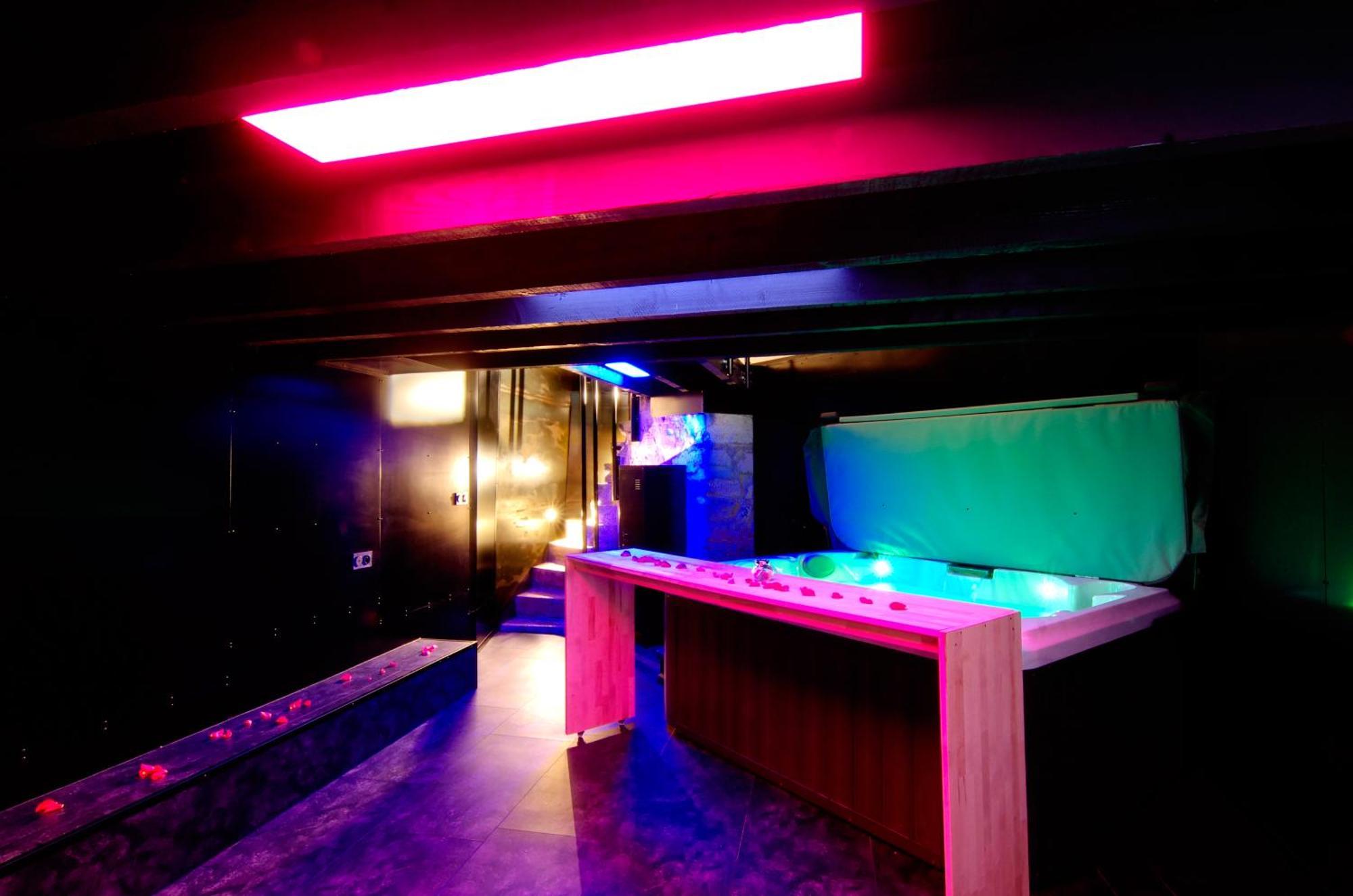 Mieuxqualhotel Jacuzzi Privatif La Retro Burdeos Exterior foto